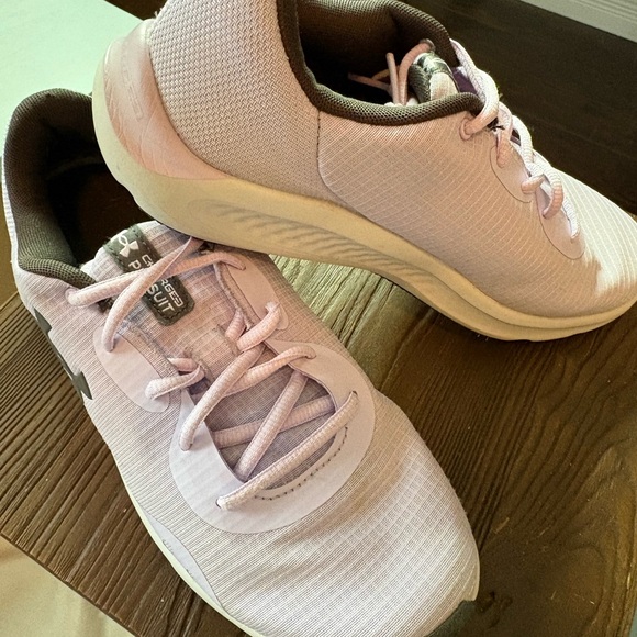Under Armour Women's Purple Sneakers size 8 - Picture 3 of 6